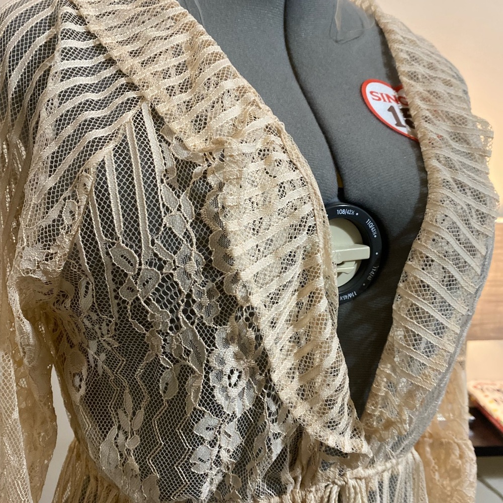 LACE ROBE / DUSTER - Picture 3 of 9